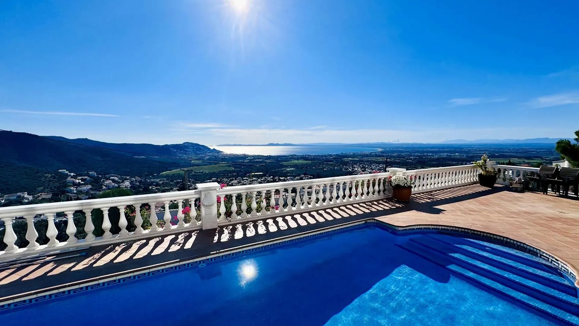 Villa Luxury Roses