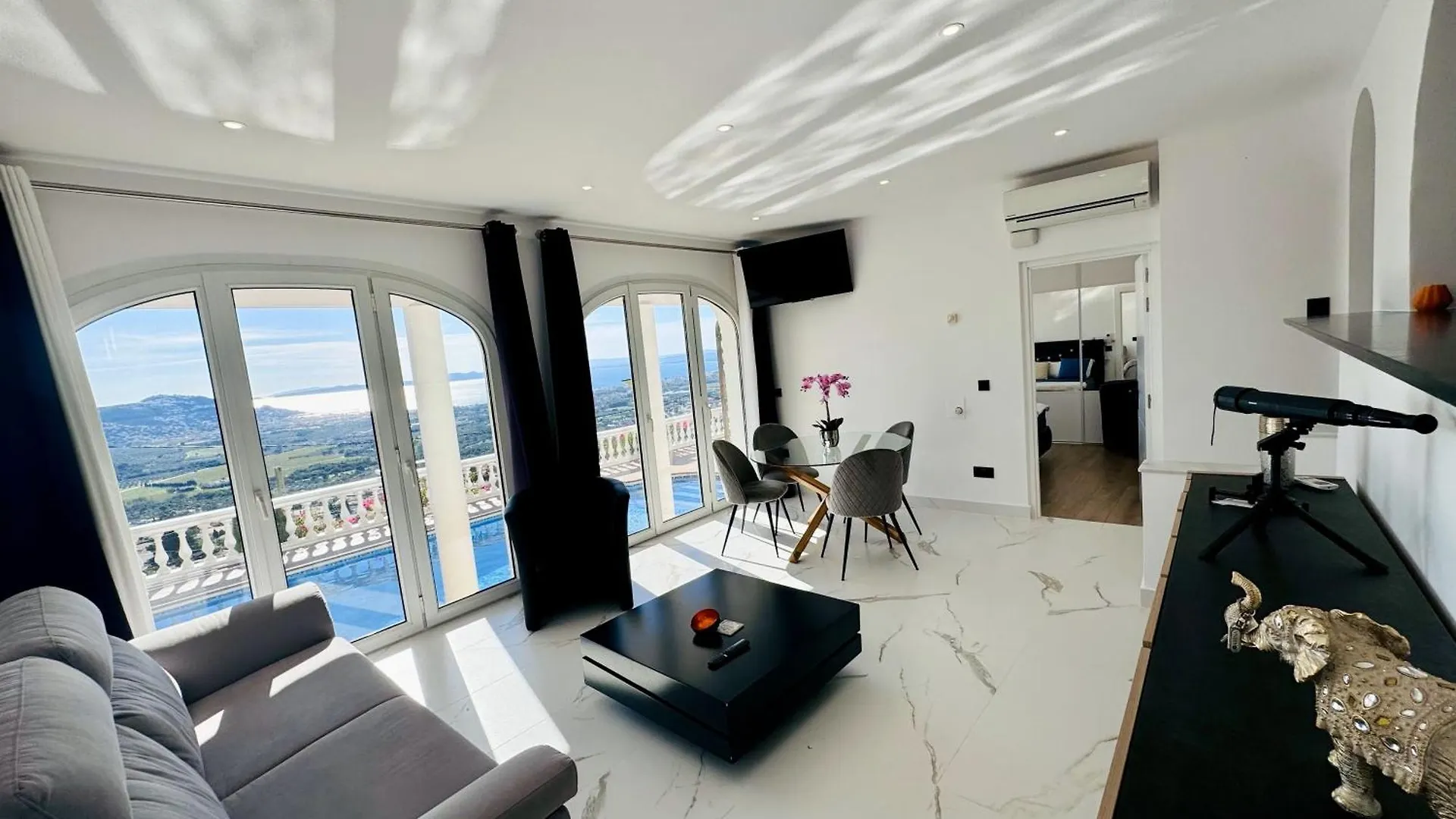 Villa Luxury Roses Spain