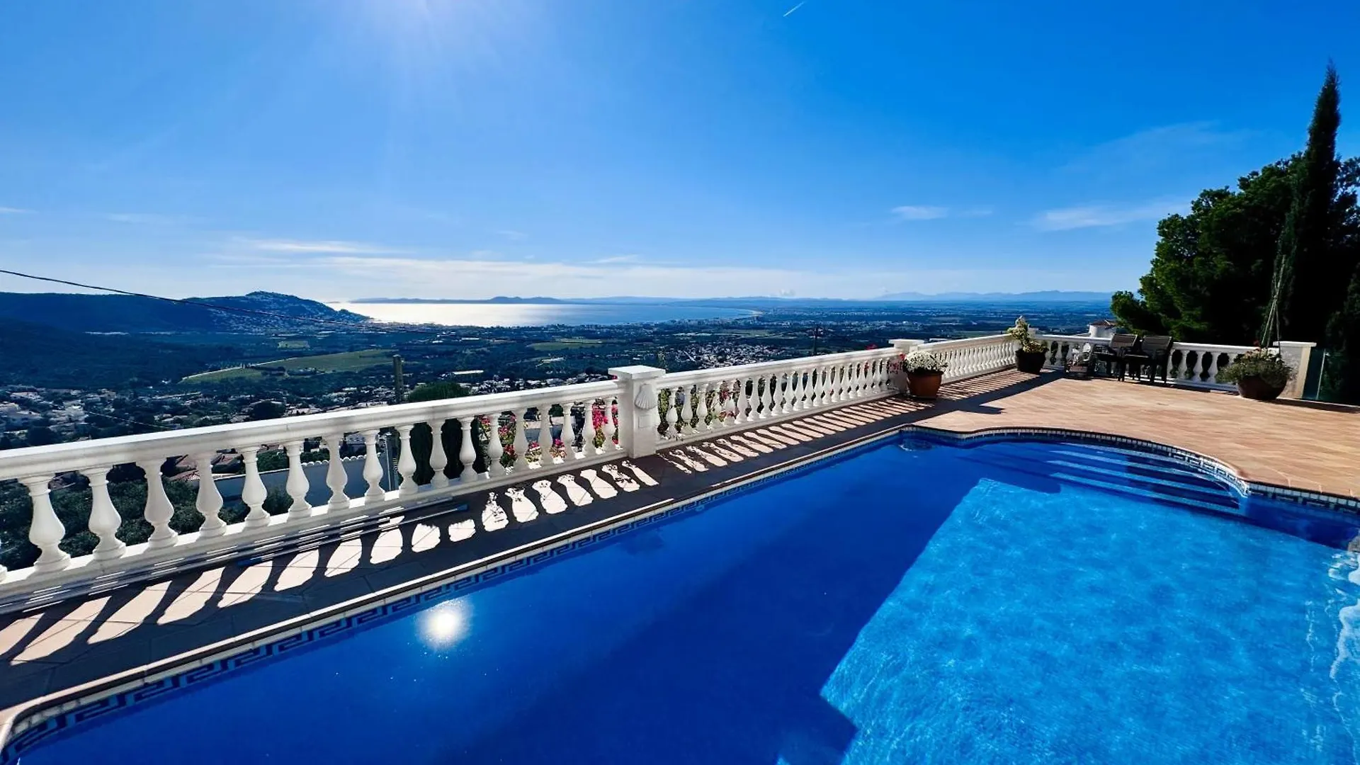 Villa Luxury Roses 0*,  Spain