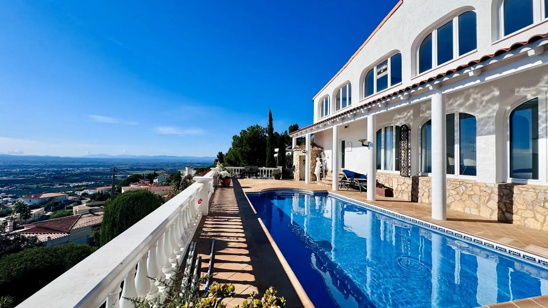 Villa Luxury Roses