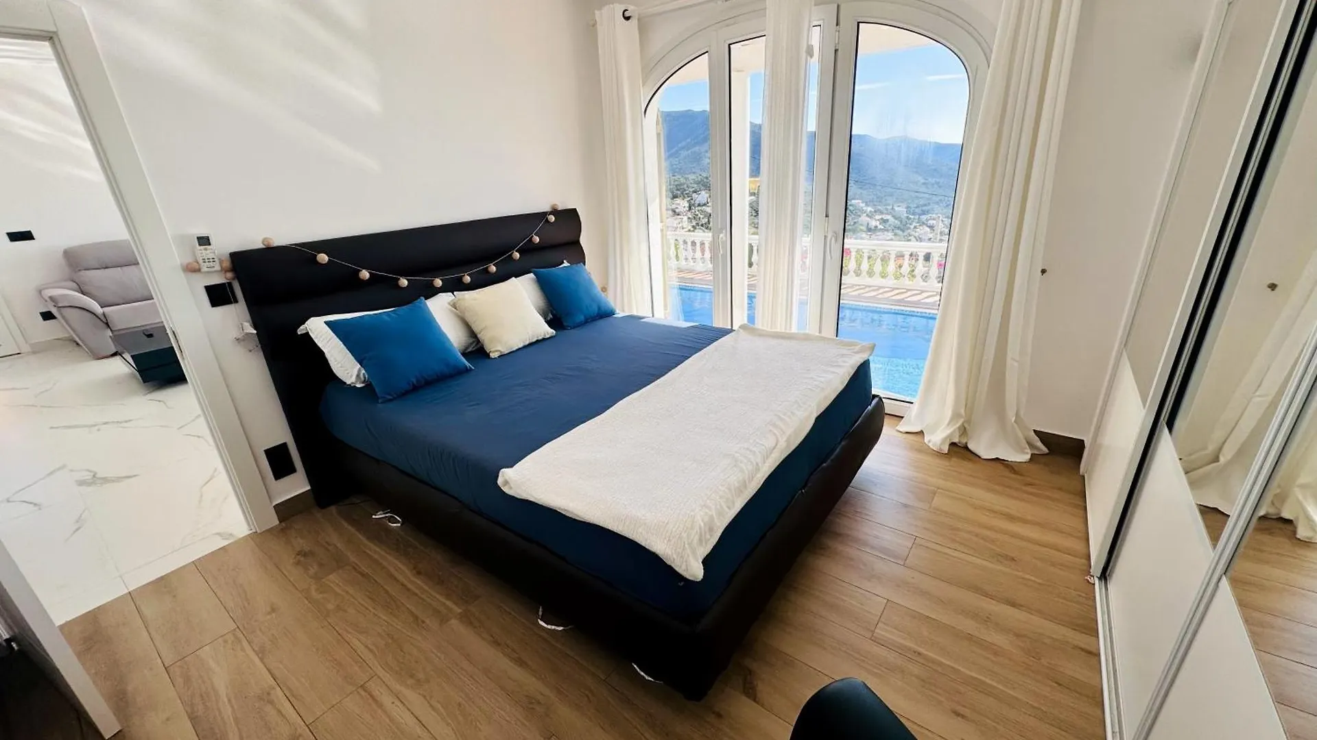 Villa Luxury Roses Spain