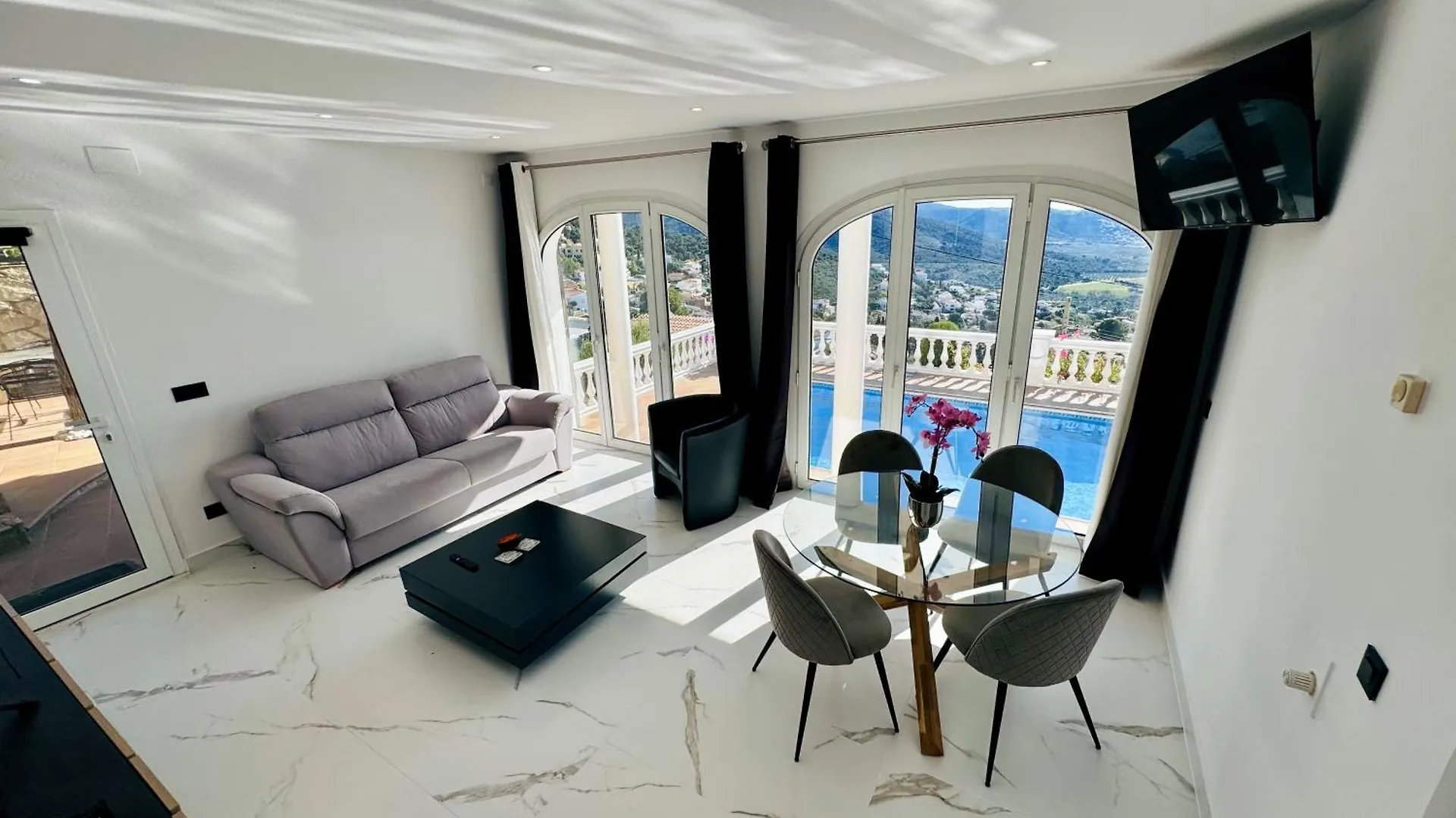 Villa Luxury Roses
