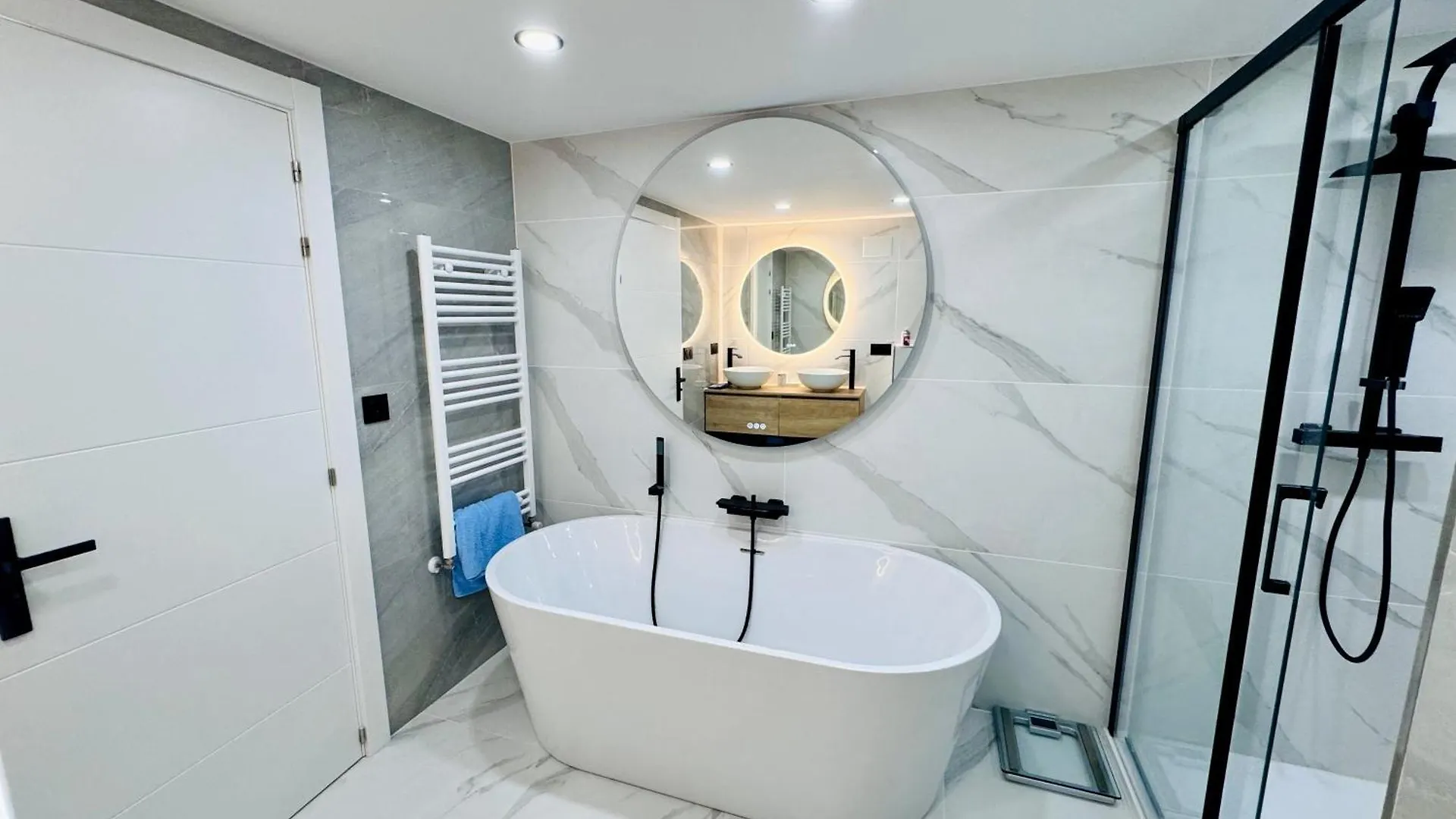 Villa Luxury Roses Spain