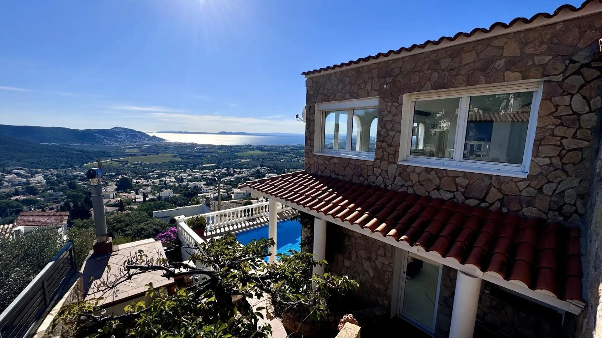 Villa Luxury Roses
